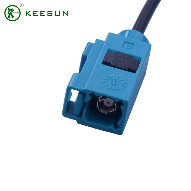 GP00012 | 2,4–5,8 G 5 dBi Patch-Antenne mit schwarzem RG174-Kabel auf FAKRA-Anschluss