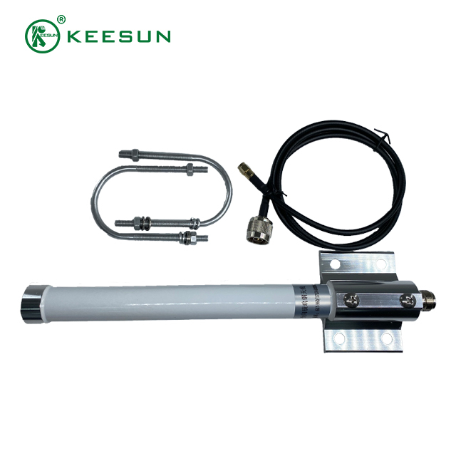 FG00072 | 617–960/1710–6000 MHz 3 dBi Glasfaserantenne mit N-Stecker