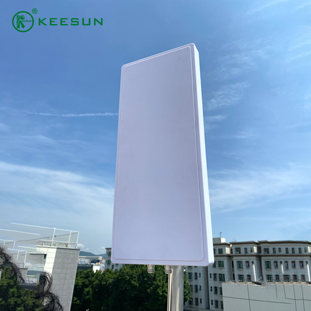 1,3~1,5GHz 14dBi Antenă direcțională panou 1,3~1,5G 5,8G cu 2 conectori femele N.