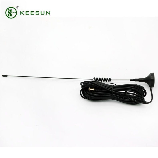 SU00063 | 698-2700MHz 5dBi magnetiese antenna met RG174-kabel na SMA-mannetjie-aansluiting