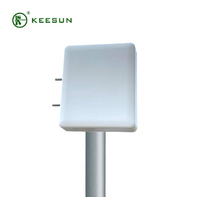 5.15-5.85Ghz 12dBi Dubbelpolarisasie rigtingantenne met N-vroulike verbinding
